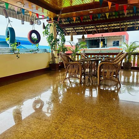 Savet Hostel Stoeng Treng Екстер'єр фото