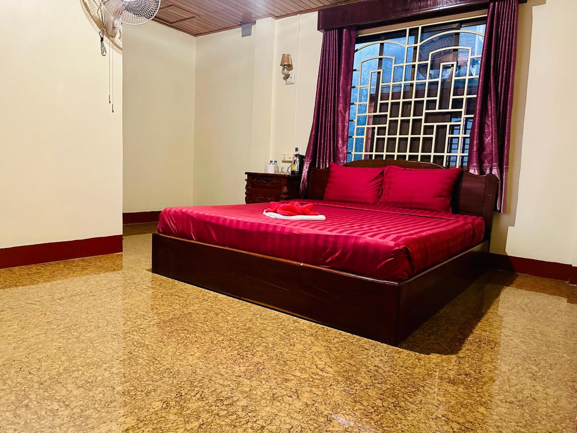 Savet Hostel Stoeng Treng Екстер'єр фото