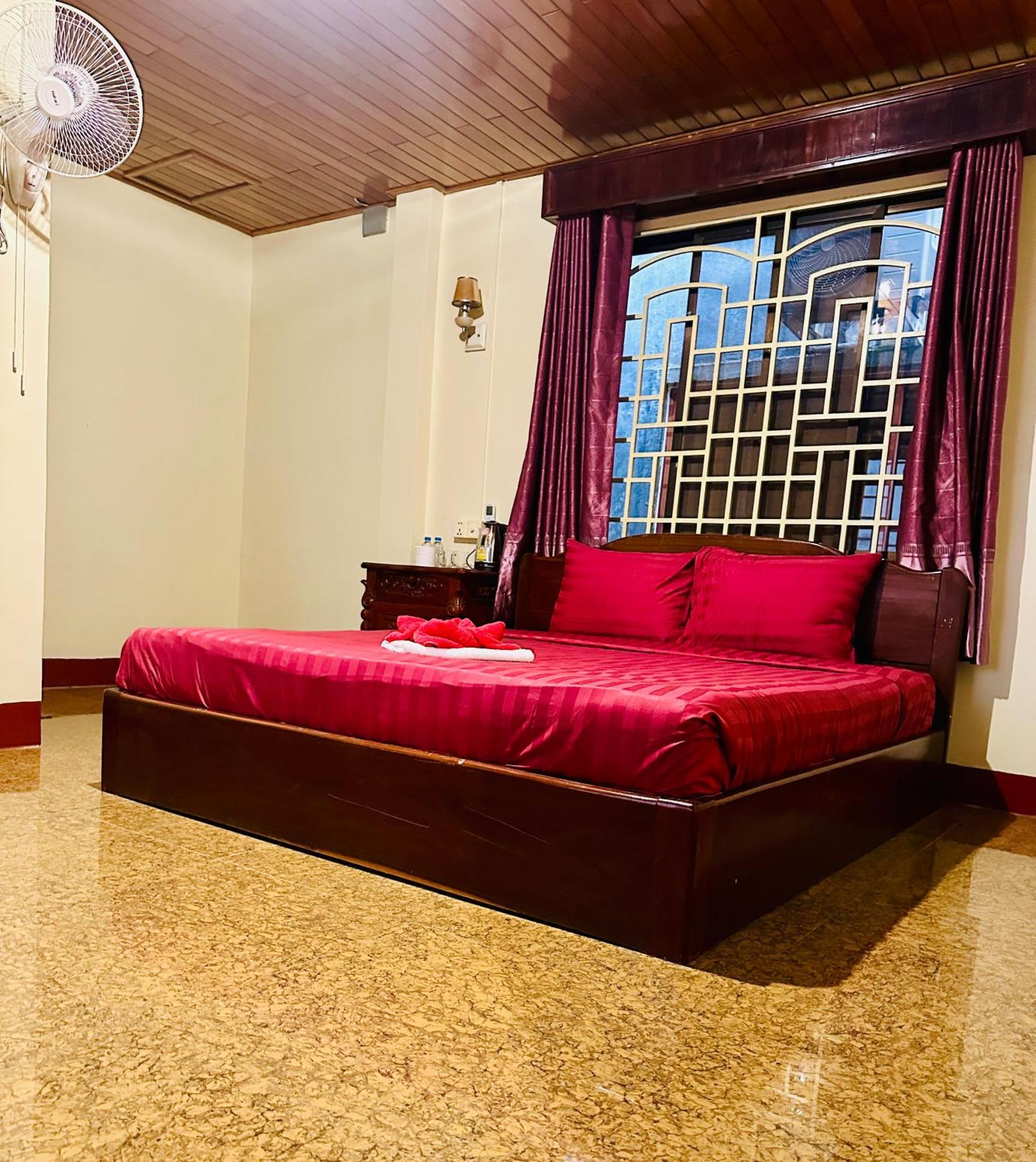 Savet Hostel Stoeng Treng Екстер'єр фото